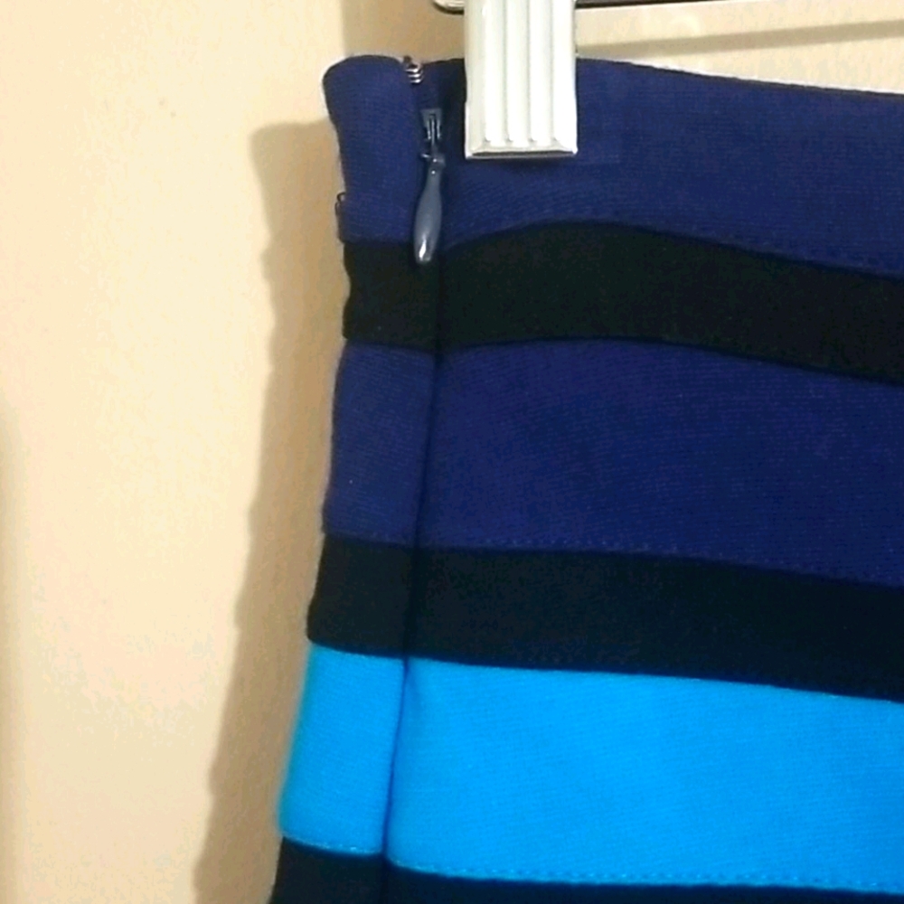 Express Color Block Stretchy Mini Skirt - Picture 2 of 4